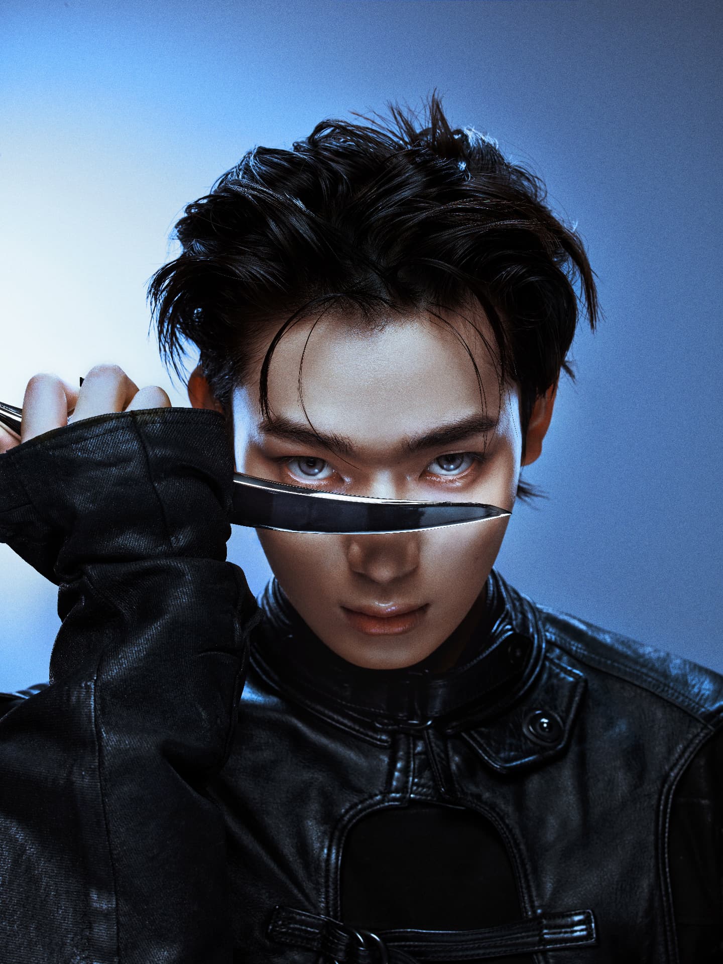 ENHYPEN — Sunoo close-up with reflective visor across eyes